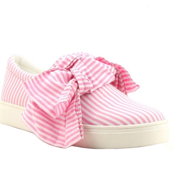 Shoes - Oversized bow sneakers